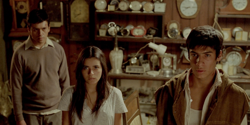 WE ARE WHAT’S LEFT: FAMILIAL HUNGER AND THE WEIGHT OF INHEREITANCE IN SOMOS LO QUE&nbsp;HAY